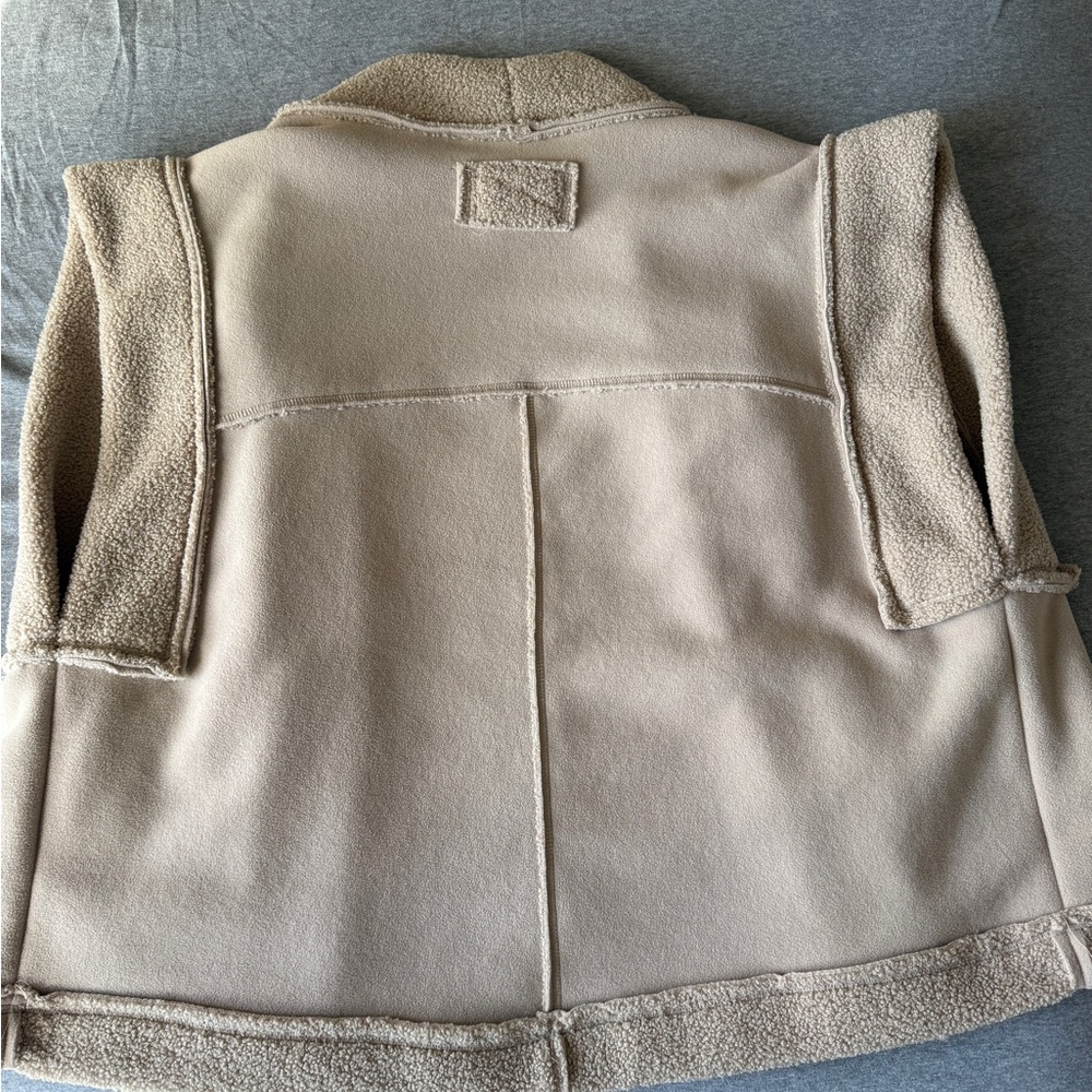 NWT We the Free Cozy Time Sherpa Vest - Picture 5 of 7